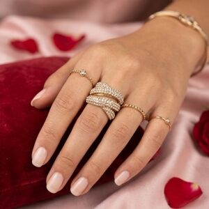 Beautiful Rhinestone Cluster Bling Bling Wide Band Ring Sz 7